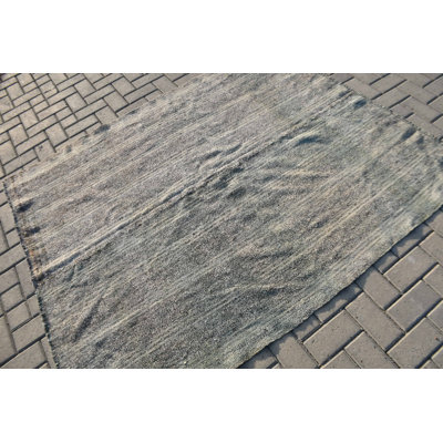 Tapis turc rétro tissé à la main dans des tons uniques avec un motif à rayures bohémiennes pour un look chic brun / beige