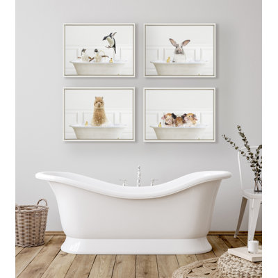 «Penguins In Bubble Bath Neutral Style» par Amy Peterson, reproduction d'art sur toile encadrée