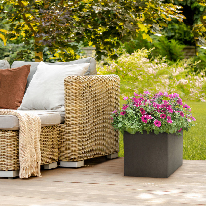 Tierra Verde 14" x 14" Citadel Square Planter In Slate, Made from Rubber materials