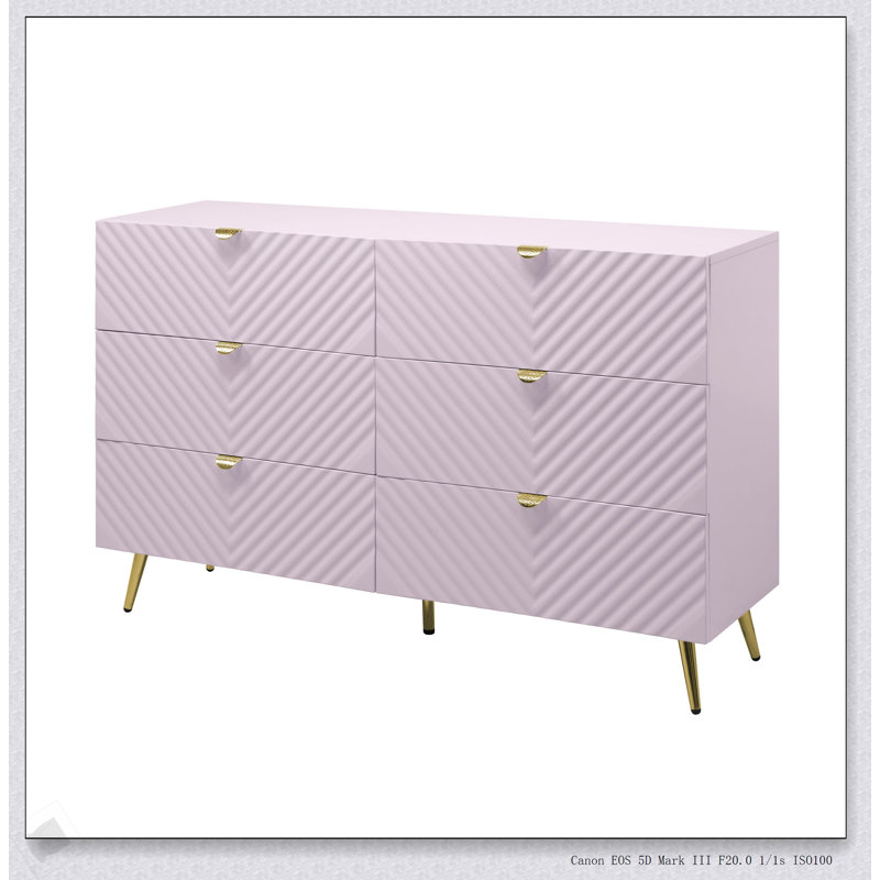 Commode rose Gaines avec six tiroirs spacieux et panneau de fibres à densité moyenne durable, parfaite pour les chambres à coucher modernes