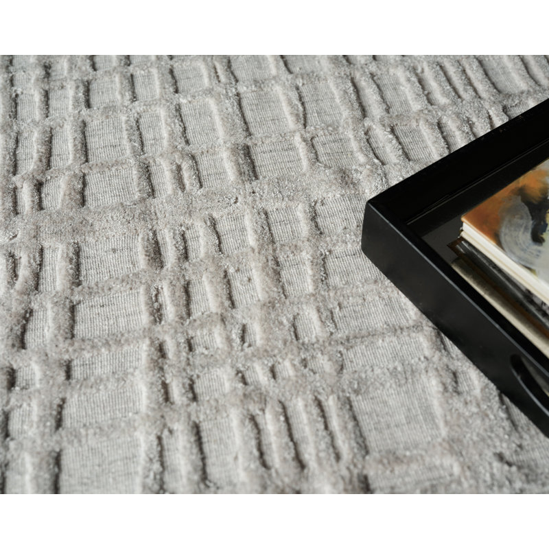 Crescendo Hand Loomed Geometric Area Rug in Silver, Rectangle 4' x 6'