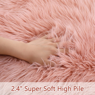 Tapis rectangulaire en similicuir Kyianna