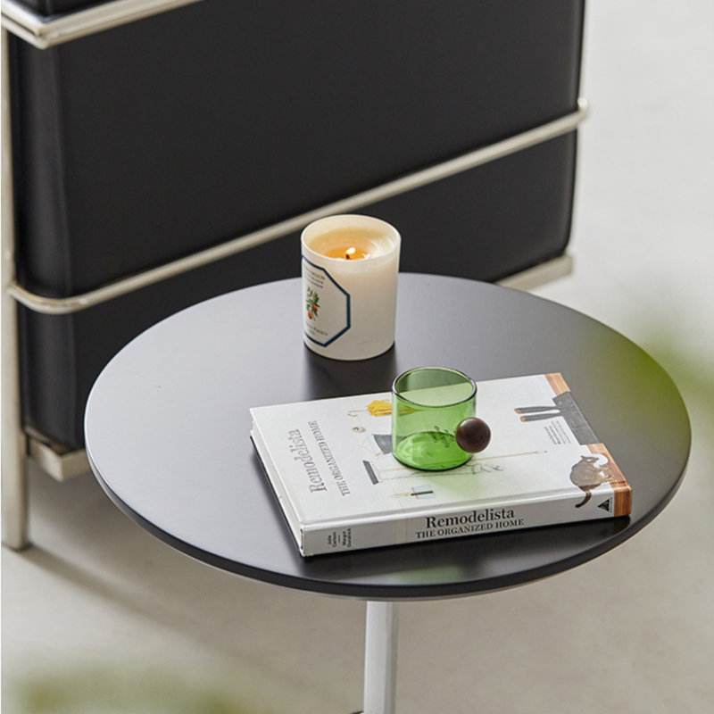 Table d'appoint en métal 15,55 po H