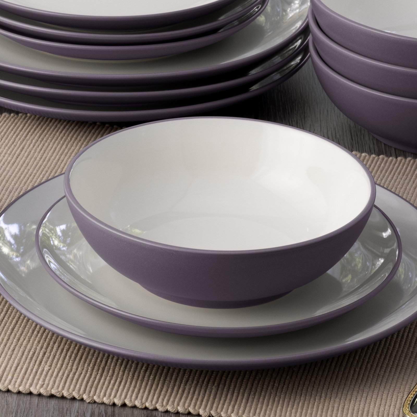 Noritake Colorwave Coupe 4-Piece Place Setting, Service for 1, Plum