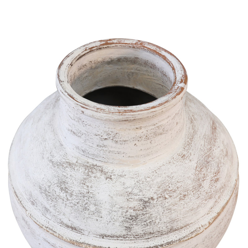 Cariya Clay Table Vase