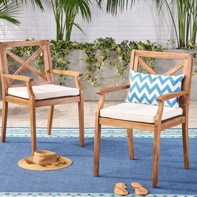 2 chaises de salle à manger avec coussins crème - polyvalentes pour la construction en bois de la cour arrière et une chaise de remplissage en mousse de 2 pour améliorer votre mélange au bord de la piscine