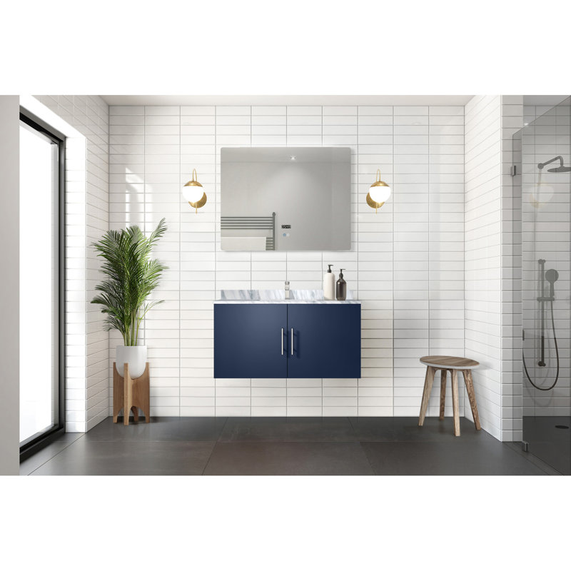 Meuble-lavabo bleu marine 91,4 cm x 55,9 cm avec comptoir en marbre, robinetterie et miroir DEL inclus. Résistant aux égratignures et pratique.