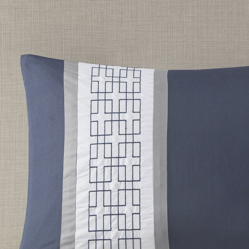 Édredon 8 pièces brodé - très grand, bleu marine et blanc, détails très froissés, literie douillette, Marine