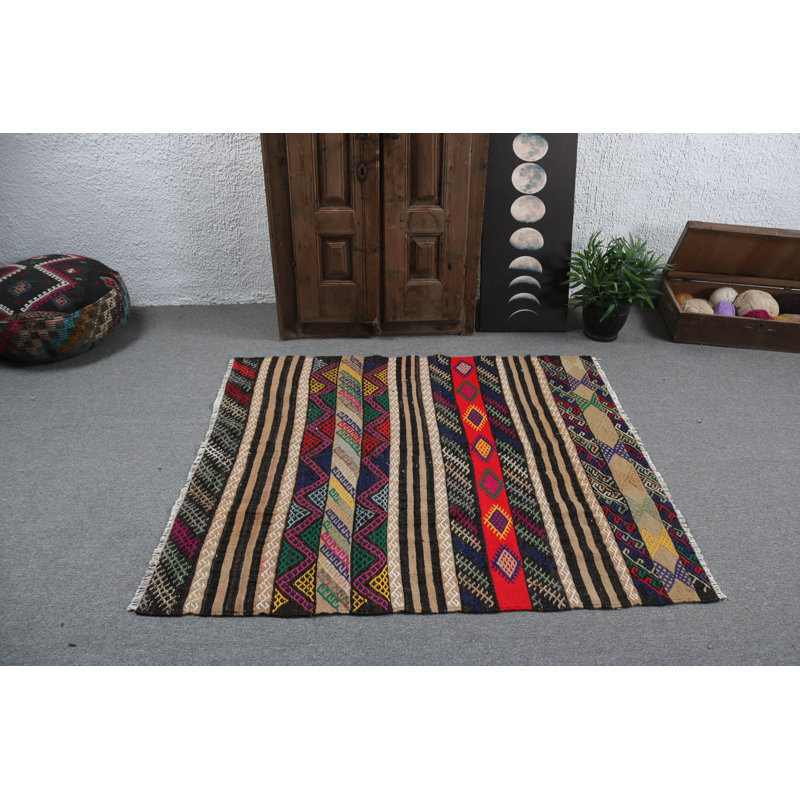 Tapis kilim anatolien rétro tissé à la main avec broderie complexe et motif rayé saisissant