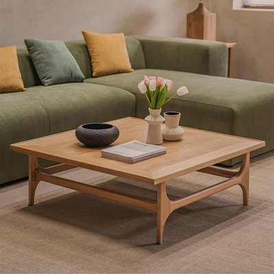 Table de salon simple en bois massif carré