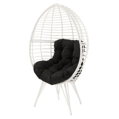 Chaise de patio noire et blanche avec coussin amovible