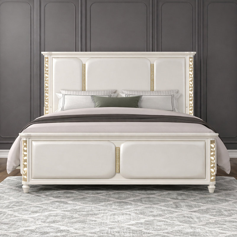 Grand lit tapissier de style traditionnel avec DEL et accents dorés - Beige, Queen