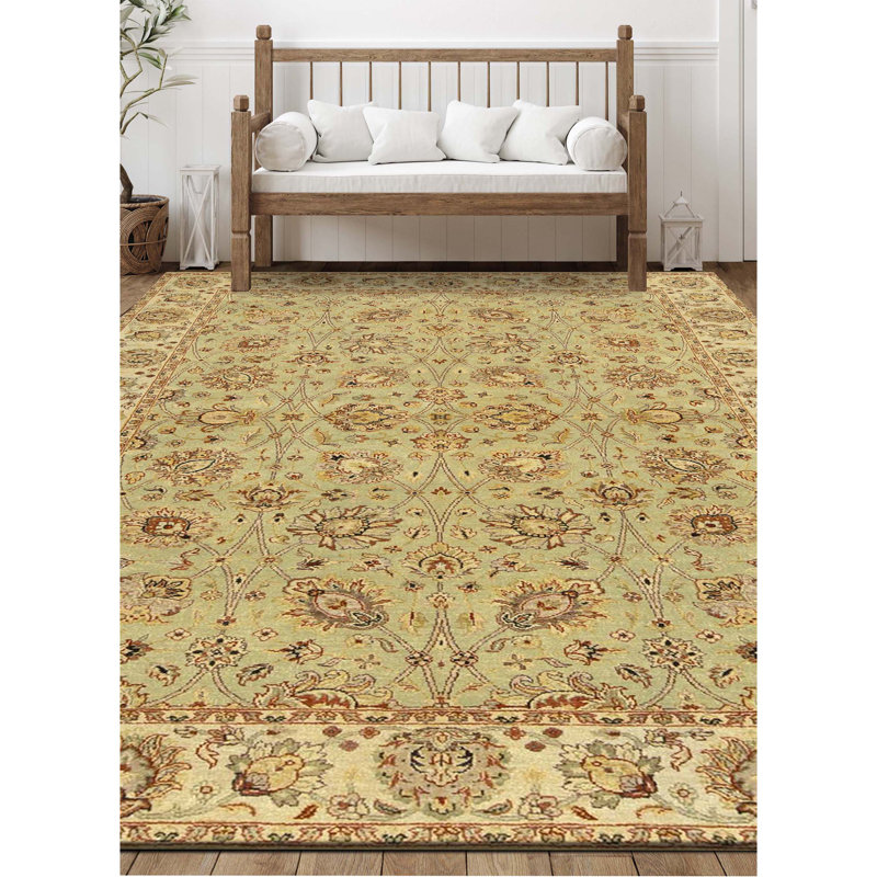 Hand Knotted Oriental Area Rug in Multi