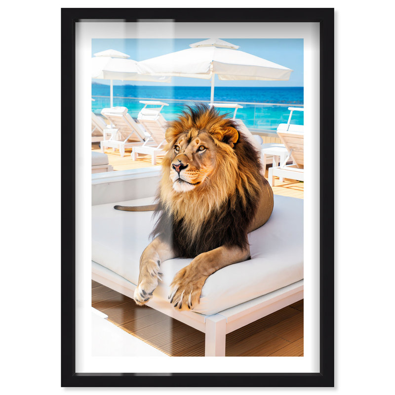 «King of the Cushions Shadowbox» par Notoriart, Noir, H 25 po x l 17 po