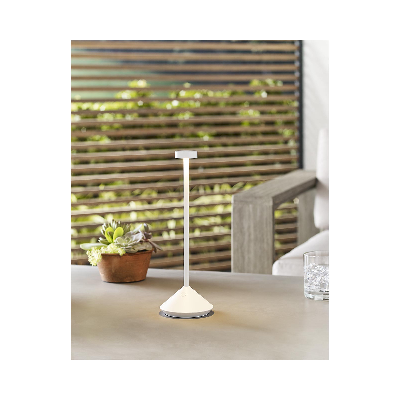 Moneta Accent Rechargeable Table Lamp, Matte White