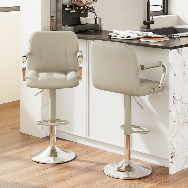 Tabouret de bar rotatif en simili cuir avec accoudoirs et repose-pieds Tavion, Beige