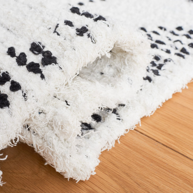 Tapis ivoire / noir Anaid, Tapis de couloir 2 pi 3 po x 8 pi