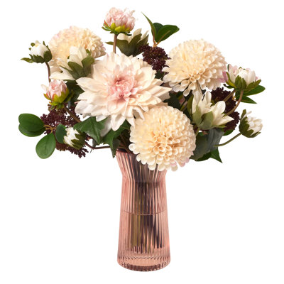 Bouquet de dahlia rosé dans un vase en verre corail