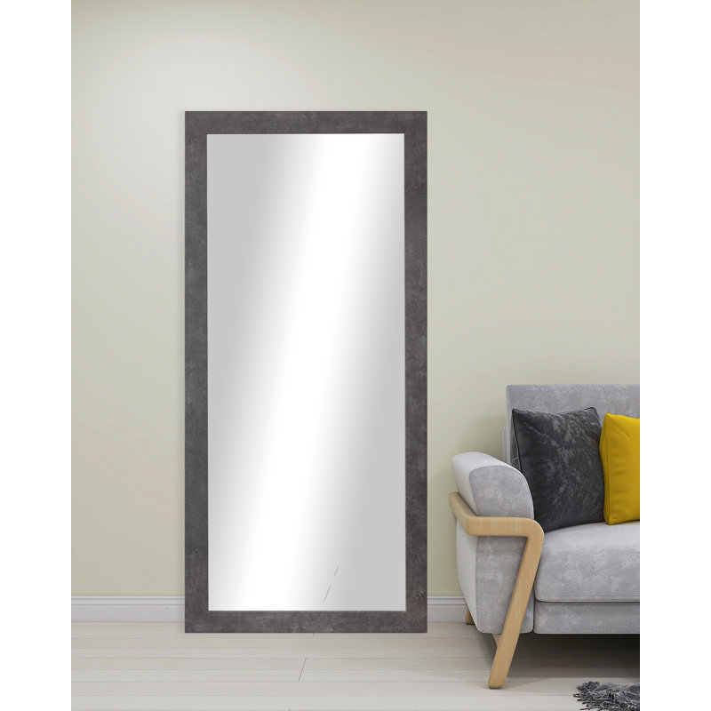 Miroir pleine grandeur en béton Alacazar, 65,5 po x 30,5 po