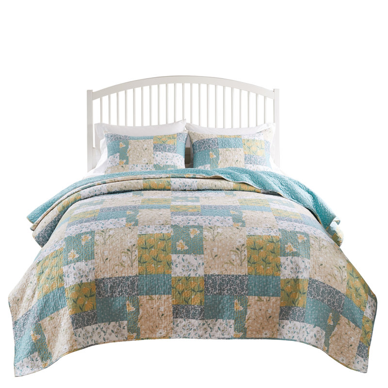 Evangeline Twin Reversible Cotton Quilt Set in Floral Patchwork