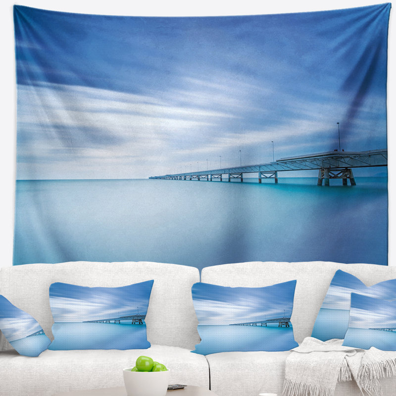 Tapisserie «Seascape Industrial Pier in the Sea», H 32 po x l 39 po