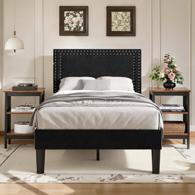 Lit simple tapissier avec 2 tables de chevet - Ensemble de chambre à coucher moderne