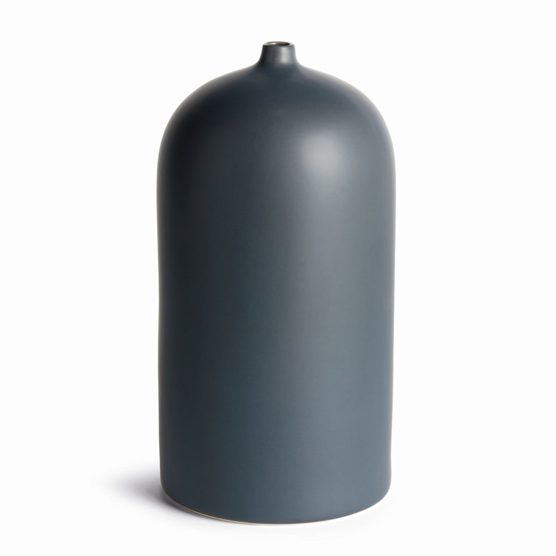 Vase en céramique mat marine grand, H 15,25 po x l 7,75 po x P 7,75 po