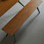 Ensemble de table à manger confortable en bois massif-107199092