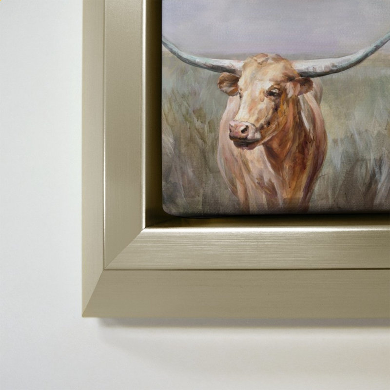 «Big Sky Longhorn» par Danhui Nai, impression sur toile, 24" H x 34" W, Champagne