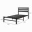 Structure de lit plateforme simple avec tête de lit de style rustique. Métal et bois, aucun sommier requis. Support de 250 livres. Espace de rangement de 10,6 po. Noir. Assemblage simple, poids de 250 lb