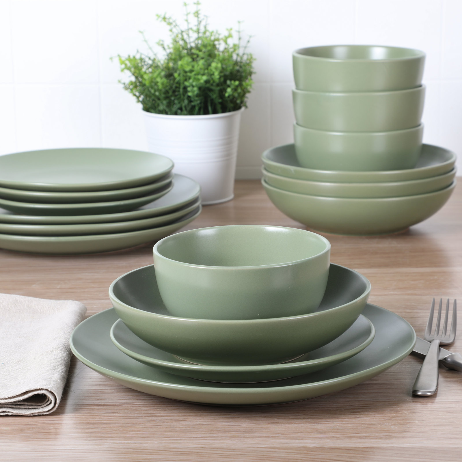 Queenslane Stoneware Dinnerware Set, Green