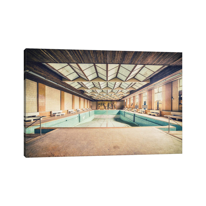 Piscine vide - impression d'art mural, H 12 po x l 18 po, Toile tendue, Ne s’applique pas