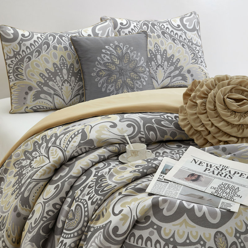 Ensemble d'édredon réversible en microfibre à motif floral Amelia, Queen Comforter + 7 Additional Pieces, Gris/jaune