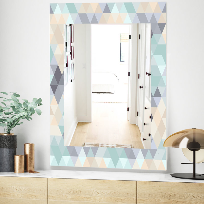 Miroir mural 28 colourfields triangulaire, H 39,4 po x l 29,5 po