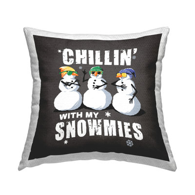 Coussin d'extérieur imprimé Chillin 'With Snowmies Snowmen par Jedco Brands, Inc.