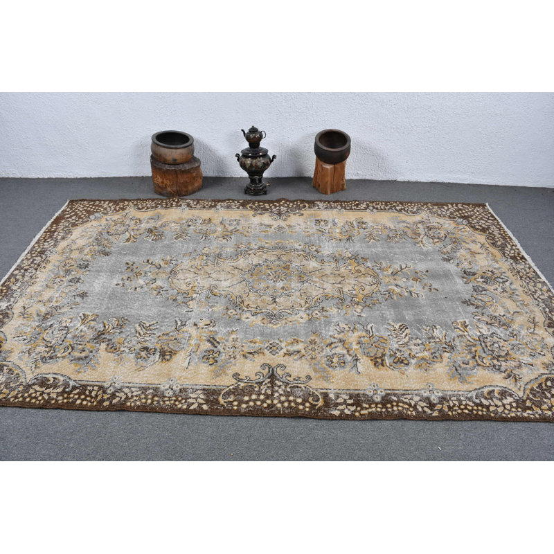 Tapis turc élégant avec motif floral rétro dans des tons beiges apaisants - jaune / gris