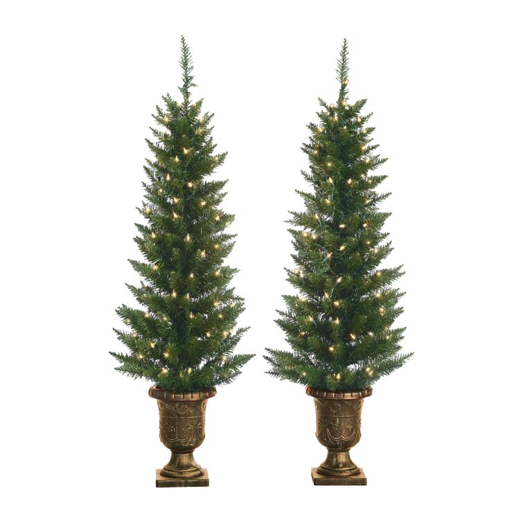 Hadijatou Green Pine Christmas Tree with 100 LED Lights