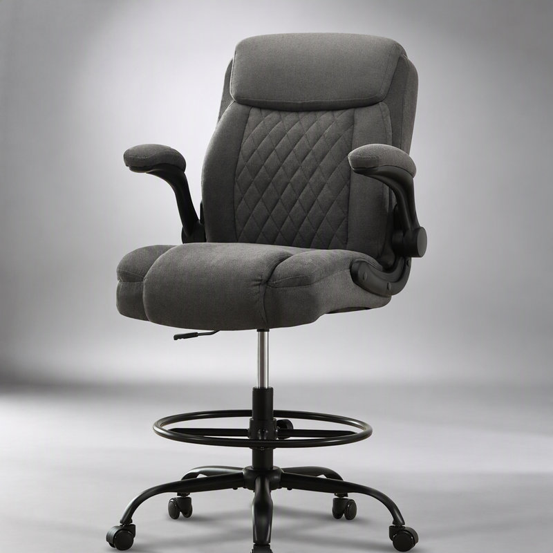 Chaise de bureau haute ergonomique pour bureau assis-debout, avec repose-pieds réglable, accoudoirs relevables, soutien lombaire et assise en tissu confortable – idéale pour la maison et le bureau.