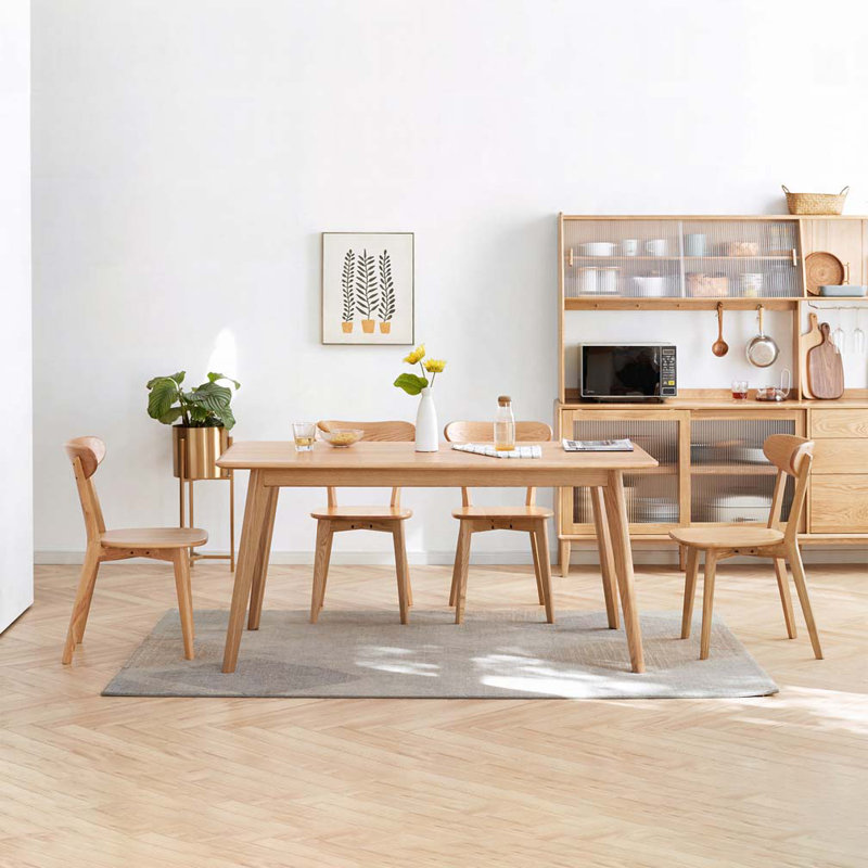 Chaise en bois massif
