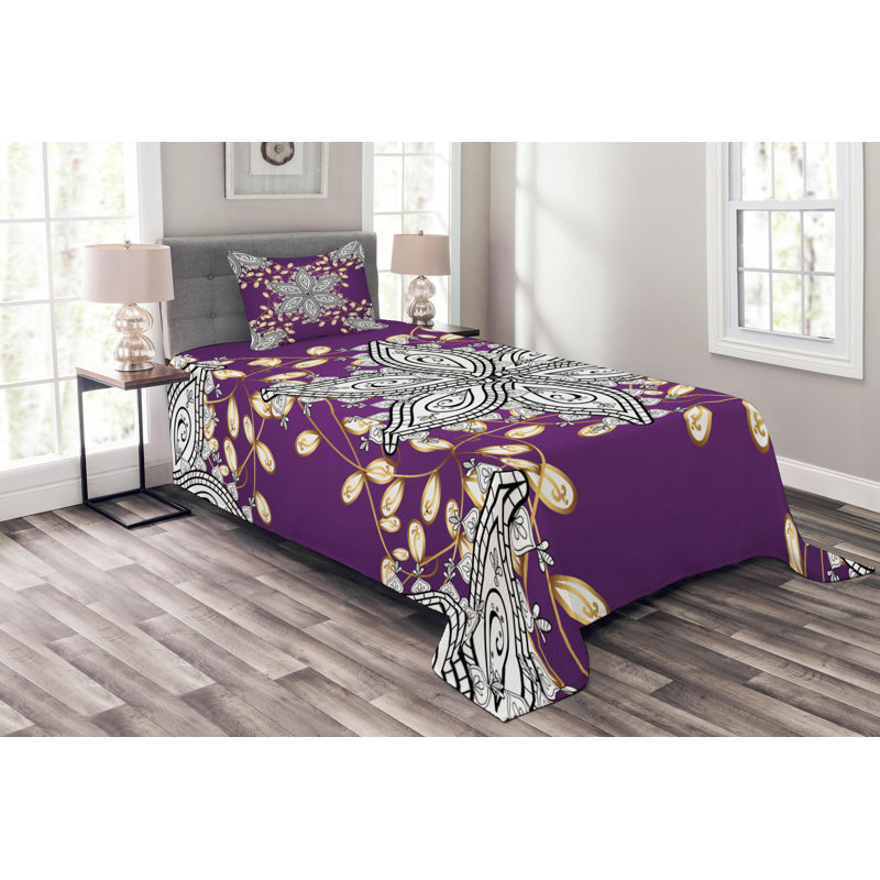 Traditional Floral Coverlet, Twin Coverlet + 1 Sham