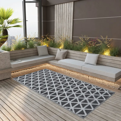 Dorland Geometric Hand Woven Area Rug