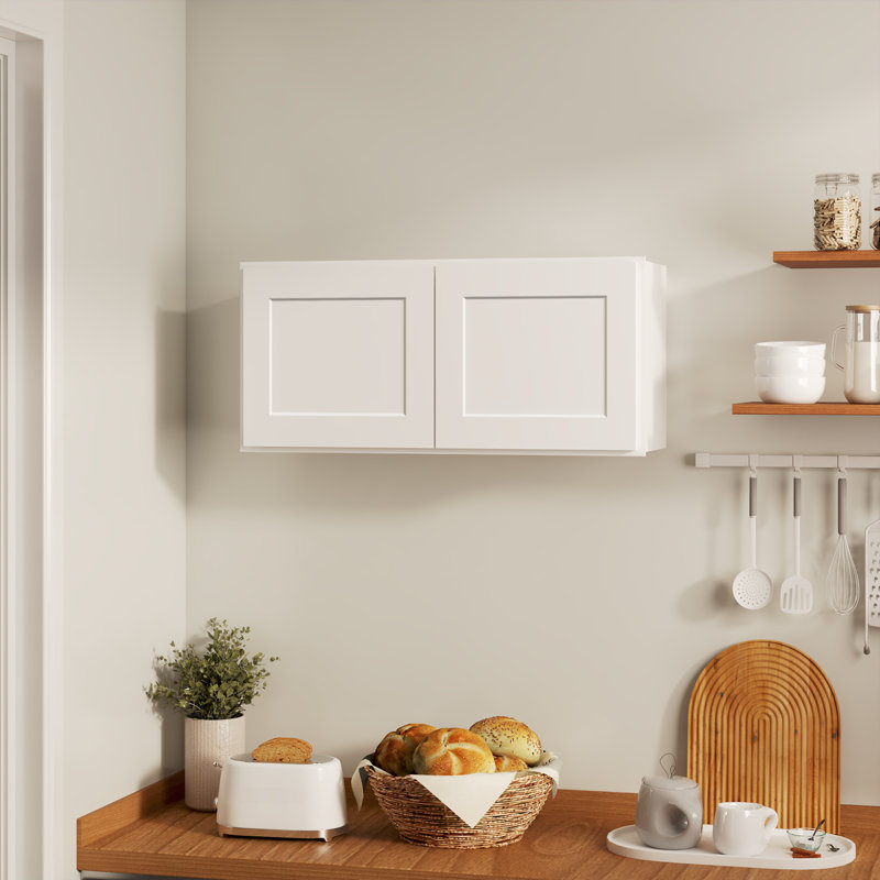 Armoire murale standard blanche Shaker de l 30 po x P 12 po x H 18 po Homeibro Cozy Design, Blanc shaker