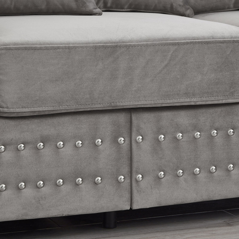 Design moderne en velours à 5 places avec accoudoirs carrés décorés de clous argentés, sièges confortables à haute élasticité, housses de coussin amovibles, rangement sous le comptoir, pieds en bois massif avec accoudoirs 2 et 3 places