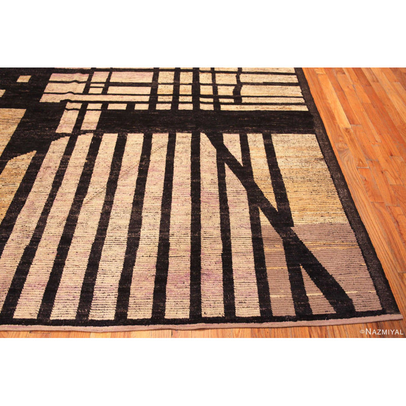 Tapis contemporain moderne à motif primitif de grande taille One-of-a-Kind