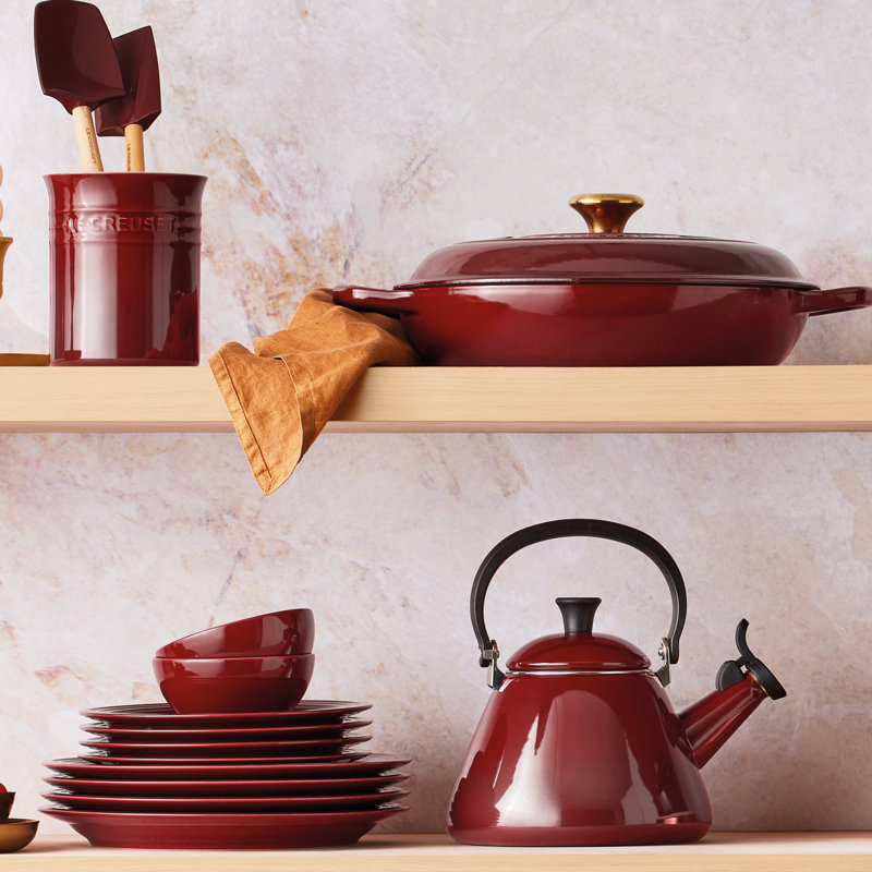 Le Creuset Kone Kettle with Fixed Whistle 1.6L, Garnet