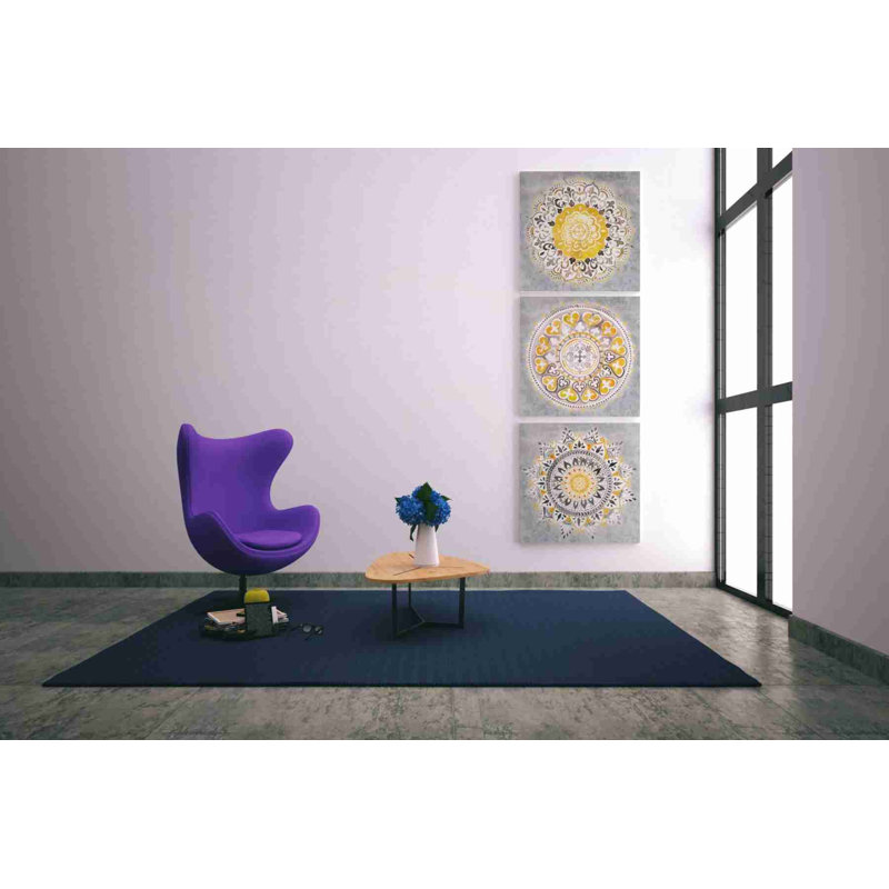 «Mandala Delight Yellow Grey III» par Danhui Nai, art mural sur toile, H 37 po x l 37 po x P 1,5 po