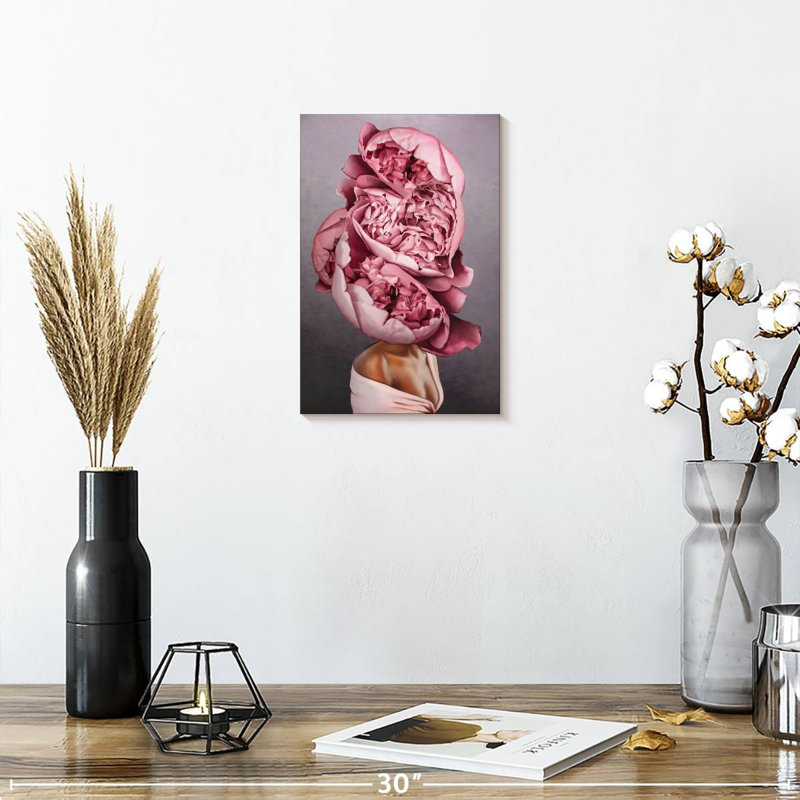 «Pink Floral Lady», reproduction sur toile, H 12 po x l 8 po x P 1 po