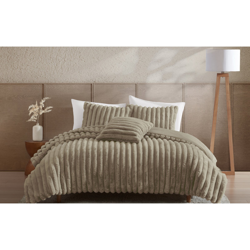 Everett Bedding, Full Comforter + 2 Full Pillowcases, Beige