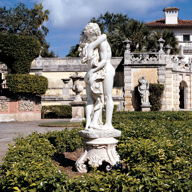 La Passion Grande Statue