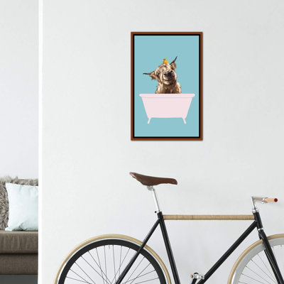 «Playful Highland Cow in Bathaign» par Big Nose Work - impression d'art graphique